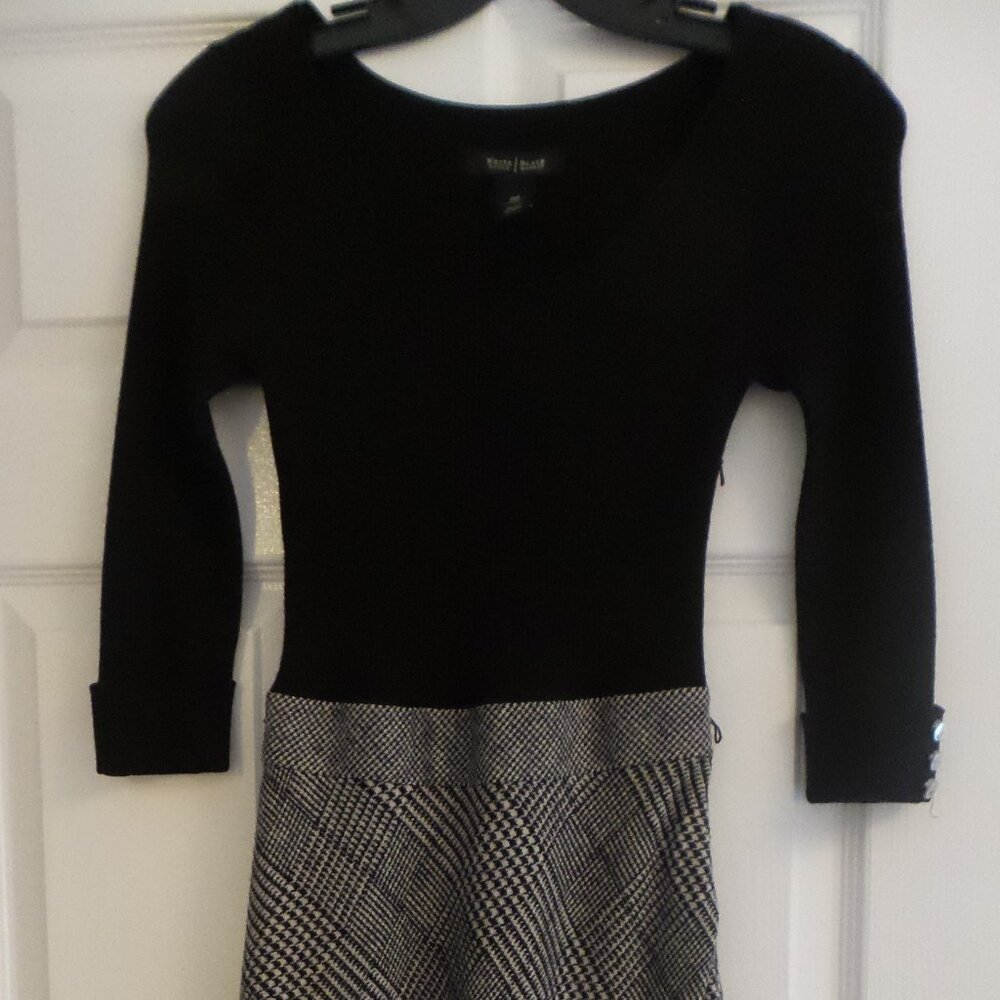 Womens White House Black market - stretch rib on top 3/4 length sleeve